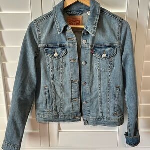 Levi's Classic Blue Jean Jacket - new without tags